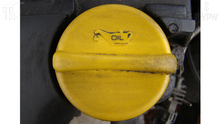 W jakim ustawieniu ciągnika rolniczego, sprawdzisz właściwie poziom oleju w silniku?