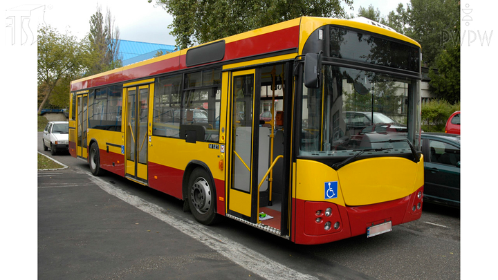 Który z tych elementów stanowi obowiązkowe wyposażenie autobusu miejskiego wykorzystywanego w komunikacji miejskiej?