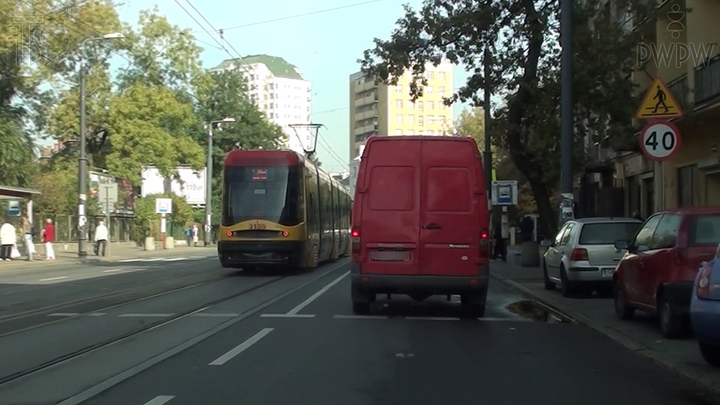 Czy to ograniczenie prędkości obowiązuje kierującego tramwajem?